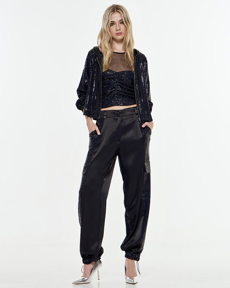Cargo pants with pockets and shimmery fabric details