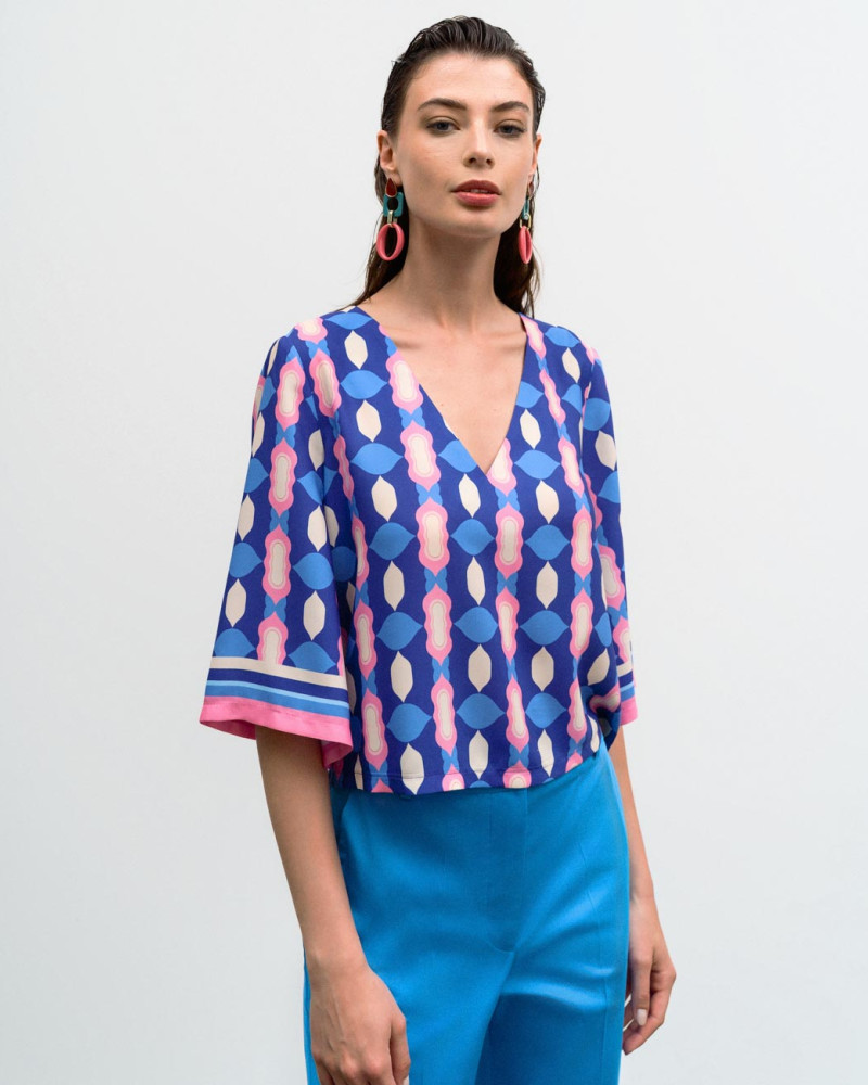 Printed blouse with V neckline