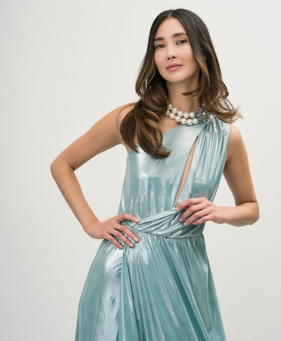 One shoulder shiny dress