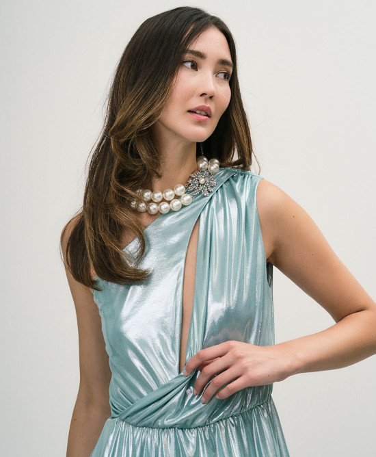 One shoulder shiny dress