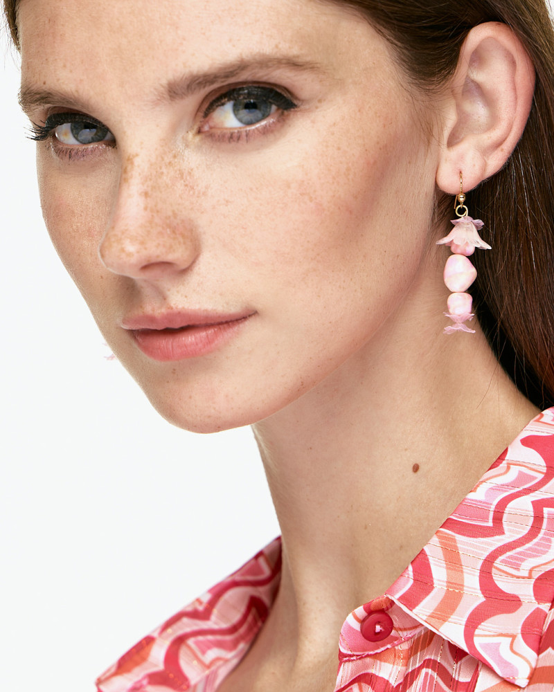 Earrings with beads and flowers