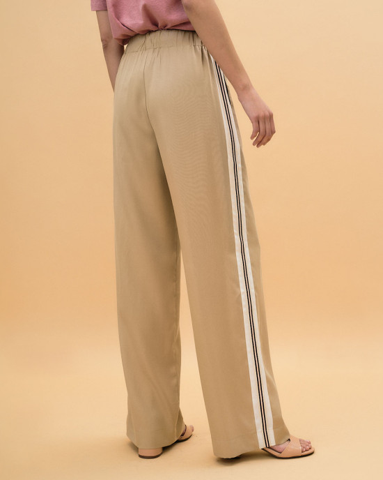 Straight-leg pants with strip details