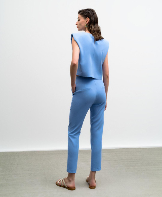 High-waist pants with seam detail