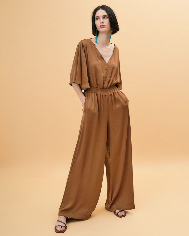 Jumpsuit with batwing sleeves
