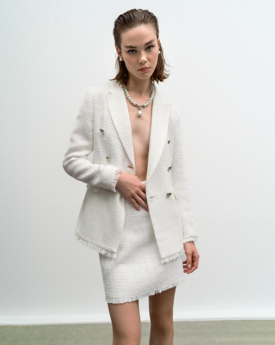 Tweed mini skirt frayed details