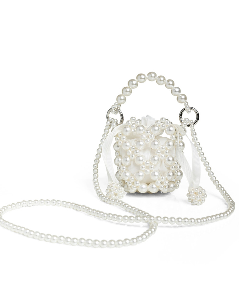 Pouch bag with pearls