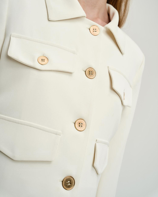Cropped blazer with decorative pockets