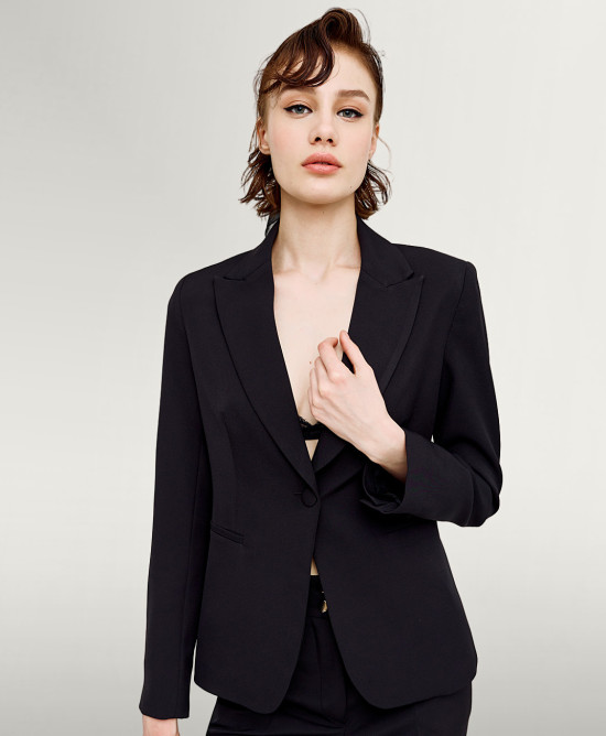 Tailored single-button blazer