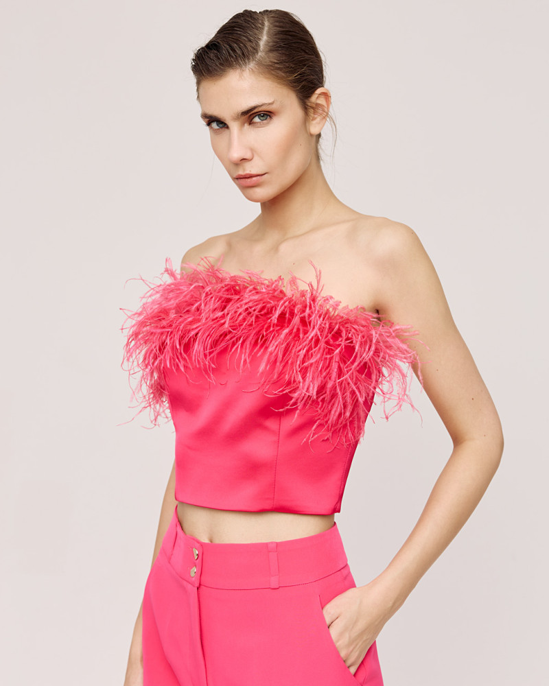 Strapless top with feathers