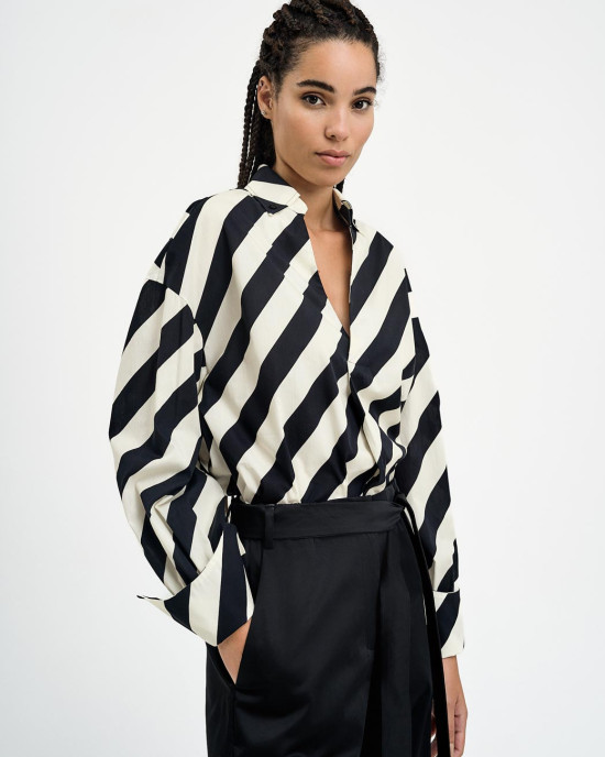 Striped blouse with V and collar