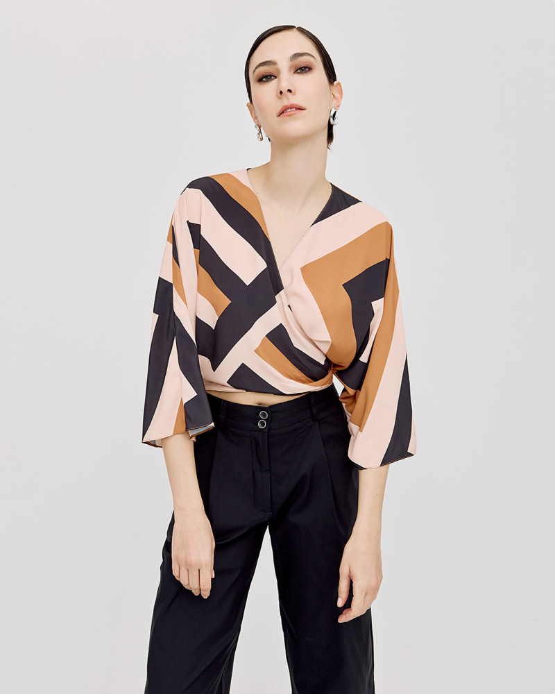 Tie geometrical-printed blouse