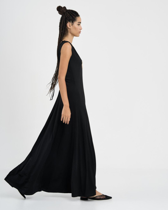 Maxi dress with low back