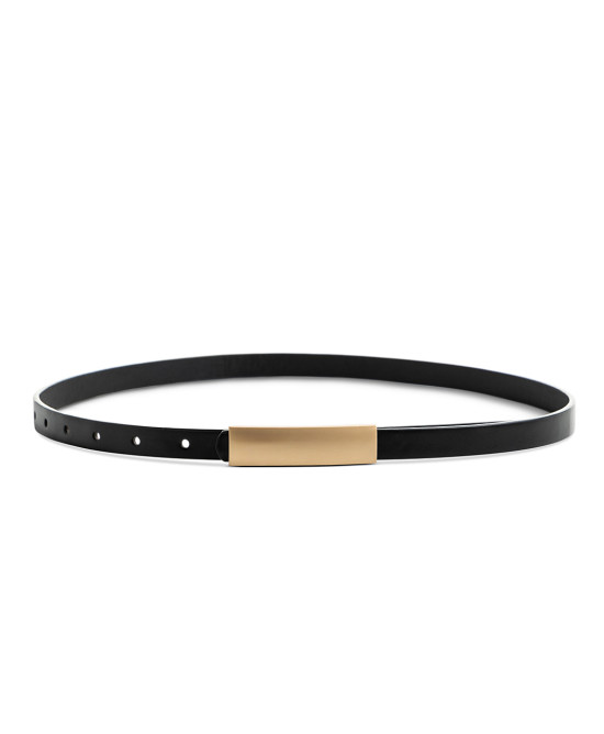 Thin belt with a metallic fastening