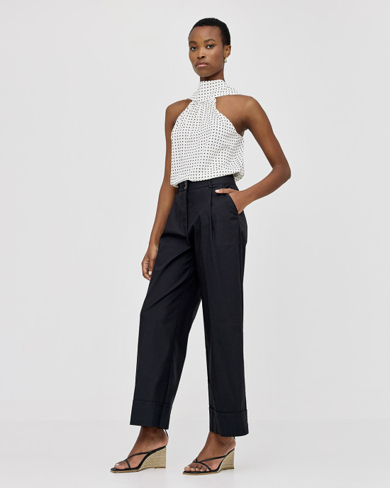 Cropped pants with pleats