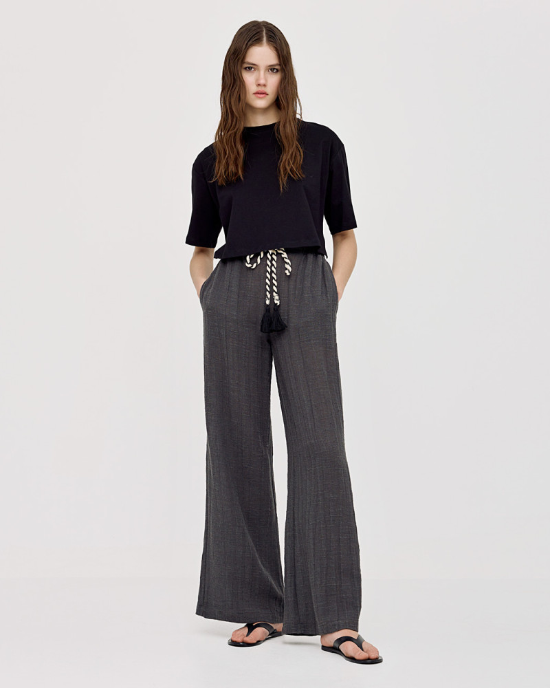 Textured pants with drawstrings