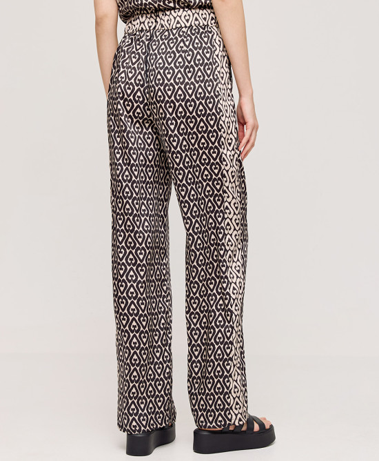 Printed pants with embroideries