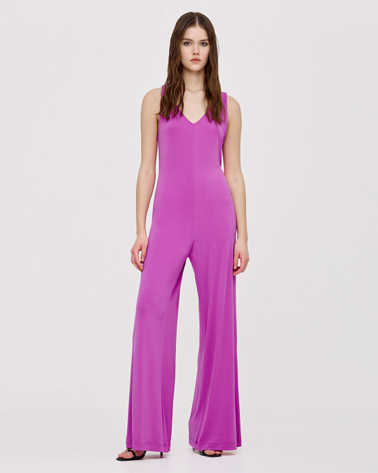 Jumpsuit with straps and V