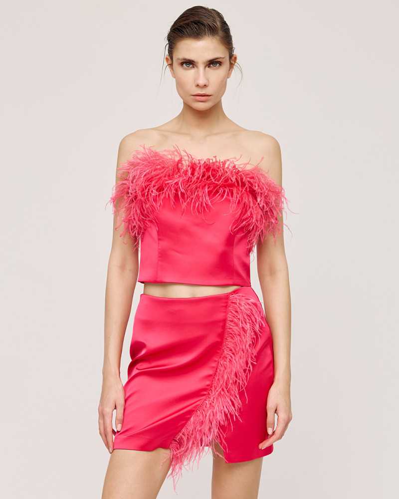 Mini skirt with feathers