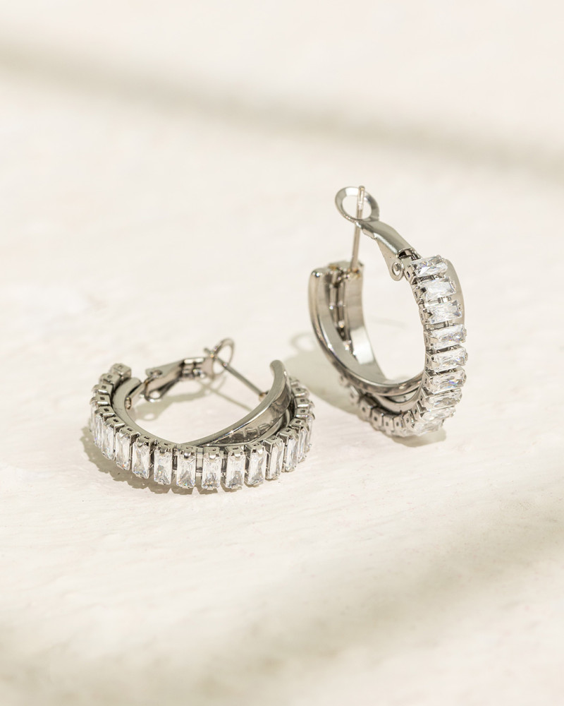 Double hoop earrings with rhinestones