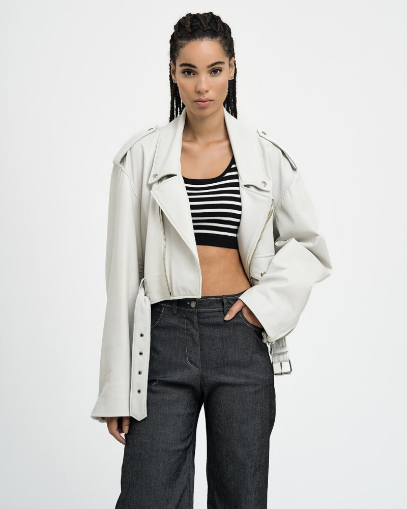 Jacket perfecto cropped with a belt