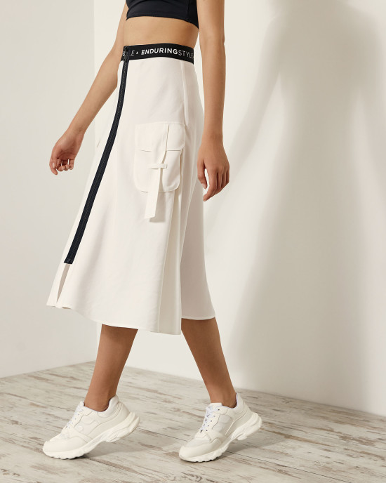 Skirt with utility pockets