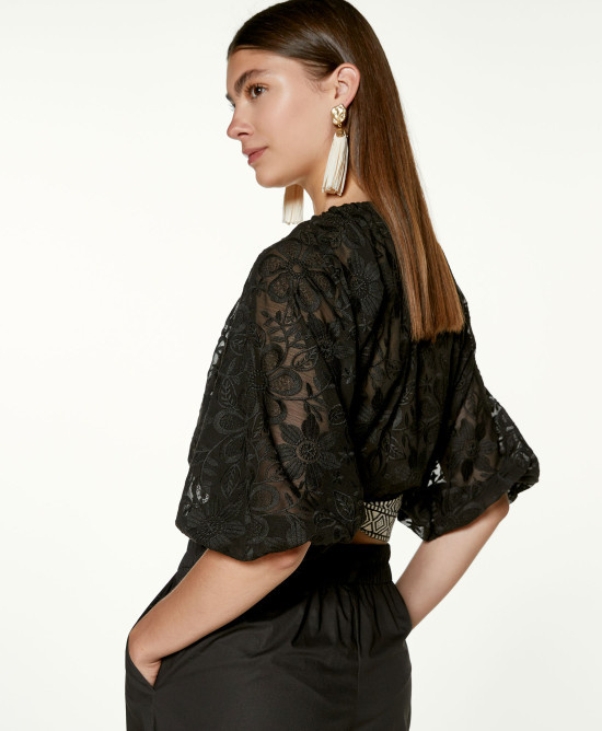 Wrap top embroidered pattern