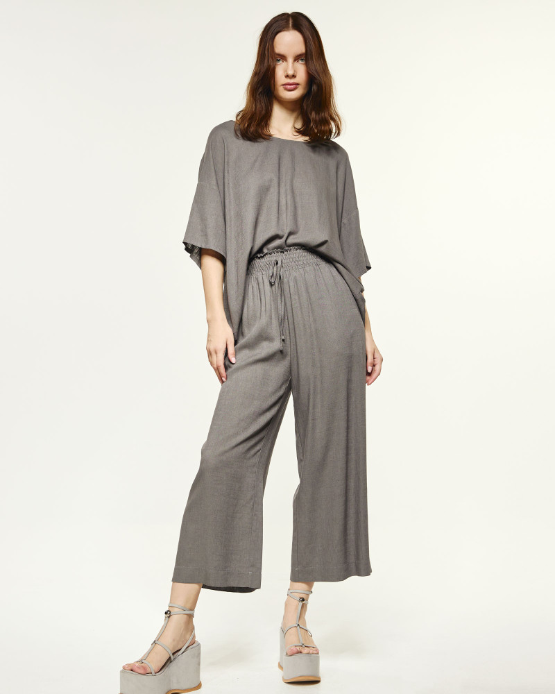 Cropped pants with elastic smocking waist
