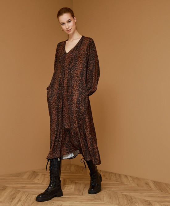 Leopard print dress with ruffle