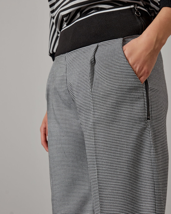 High-wasted checked pants
