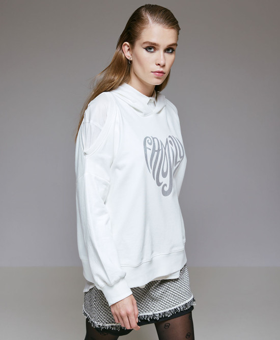Blouse hoodie with open shoulders and a heart shape
