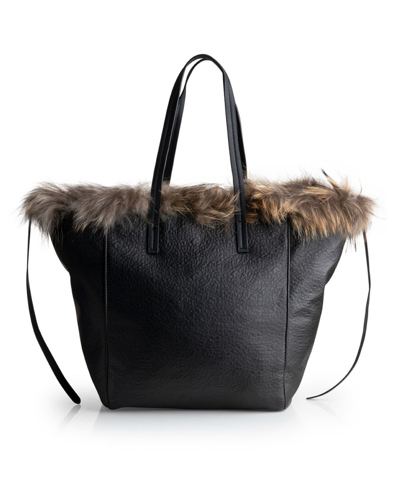 Shopper bag with fur