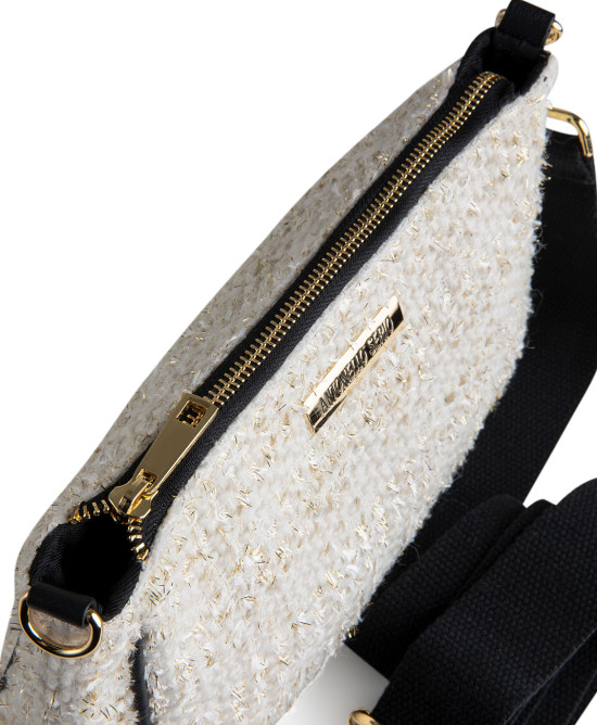 Knit bag with zipper