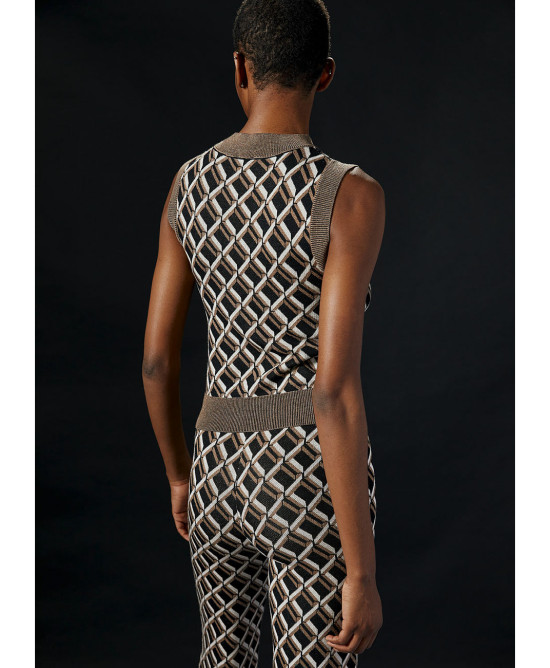 Knit top geometric pattern