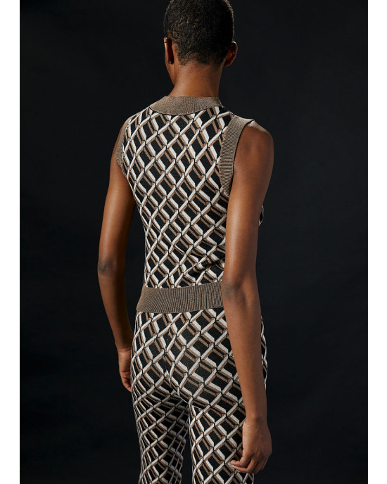 Knit top geometric pattern