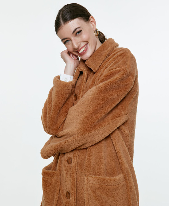 Teddy coat with buttons