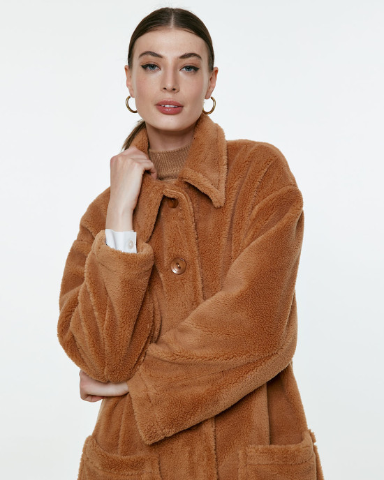 Teddy coat with buttons