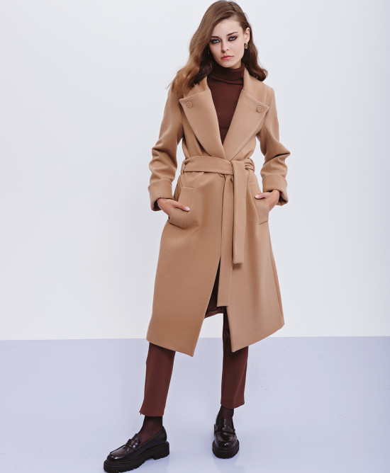 Coat with turn-up sleeves