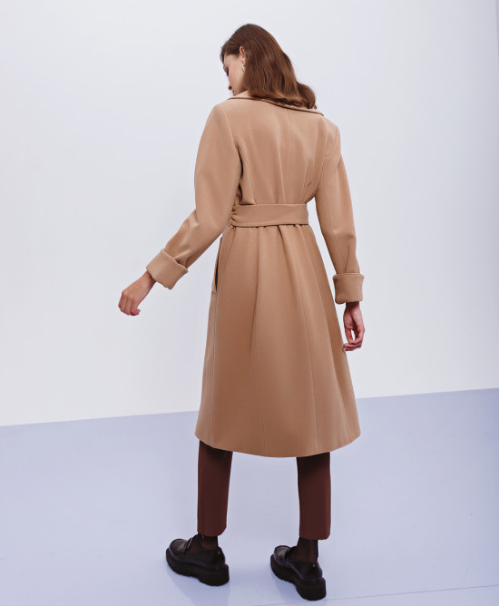 Coat with turn-up sleeves