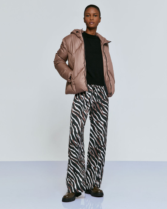 Short puff jacket with thin stripe