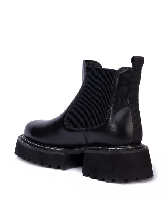 Track sole ankle boots